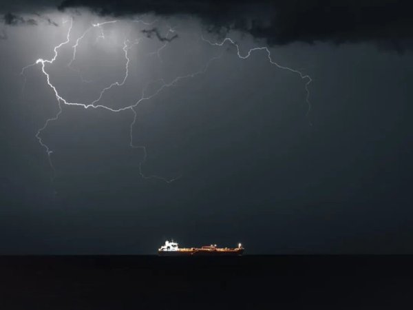 美国碰了一鼻子灰