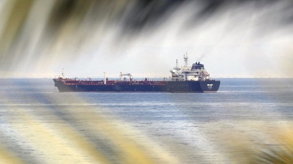 伊朗第一副总统：将在霍尔木兹海峡及赔偿问题上捍卫国家权利