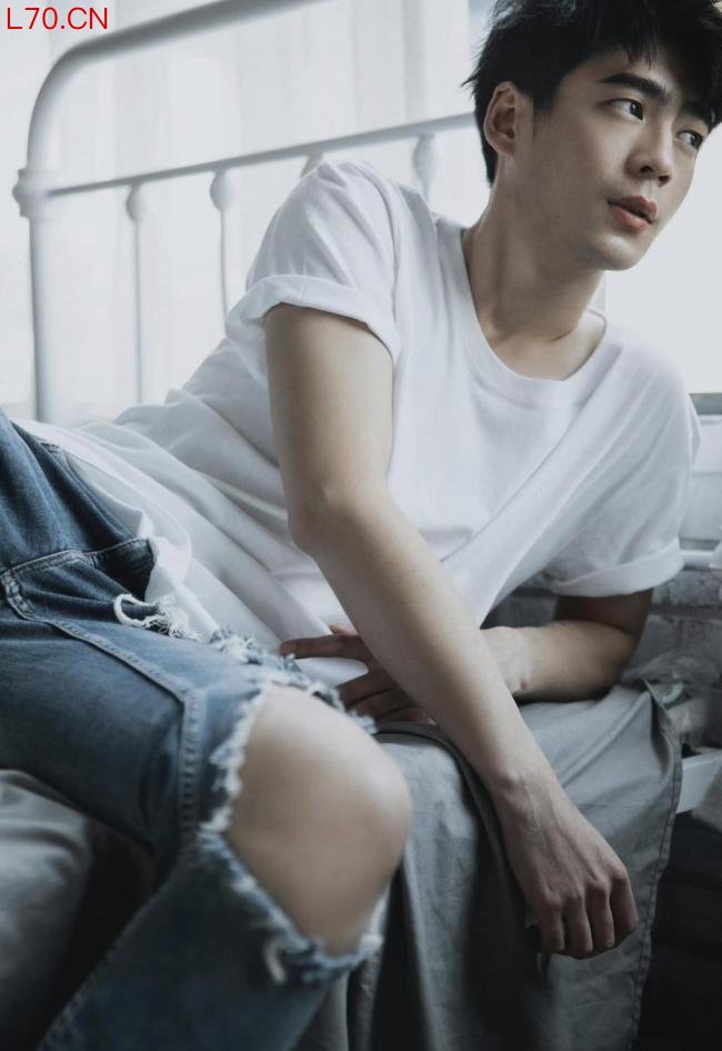 RW教练回应选英雄失误事件