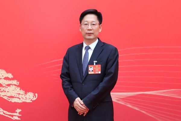 真抓实干 创先争优 奋力做到在推进皖北地区全面振兴中走在前作示范——访全国人大代表、阜阳市委书记刘玉杰