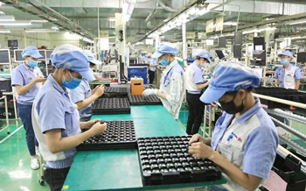 行情急转直下! 越南4月制造业遇冷创新低, PMI降至7个月低点